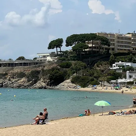 Apartment En Primera Linea Con Acceso Directo A La Playa En La Almadrava Roses