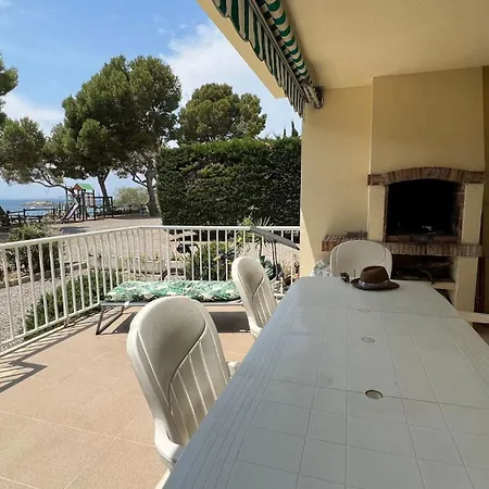 Apartment En Primera Linea Con Acceso Directo A La Playa En La Almadrava *